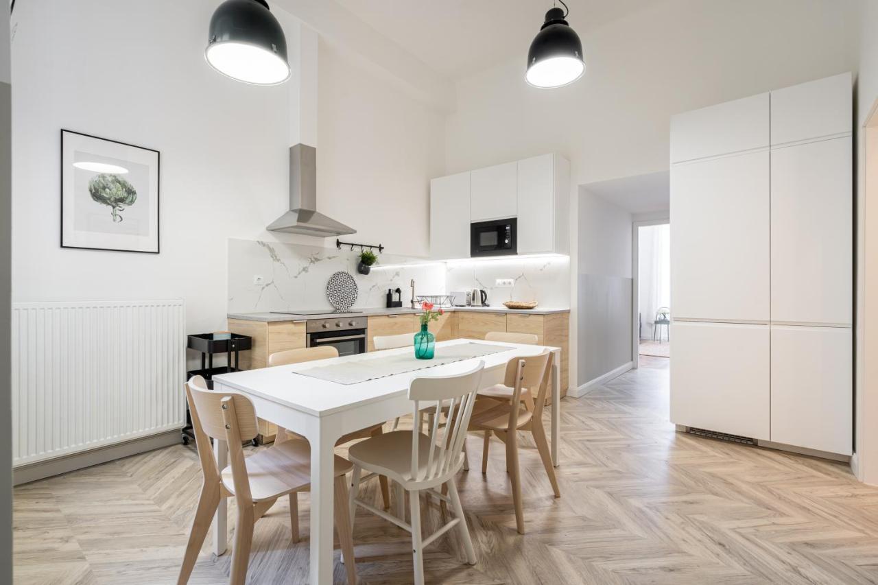בודפשט Atmos Glare Apartment מראה חיצוני תמונה